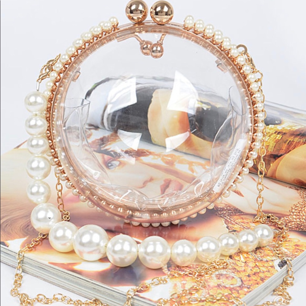 COPY - PEARL ROUND CLEAR CLUTCH